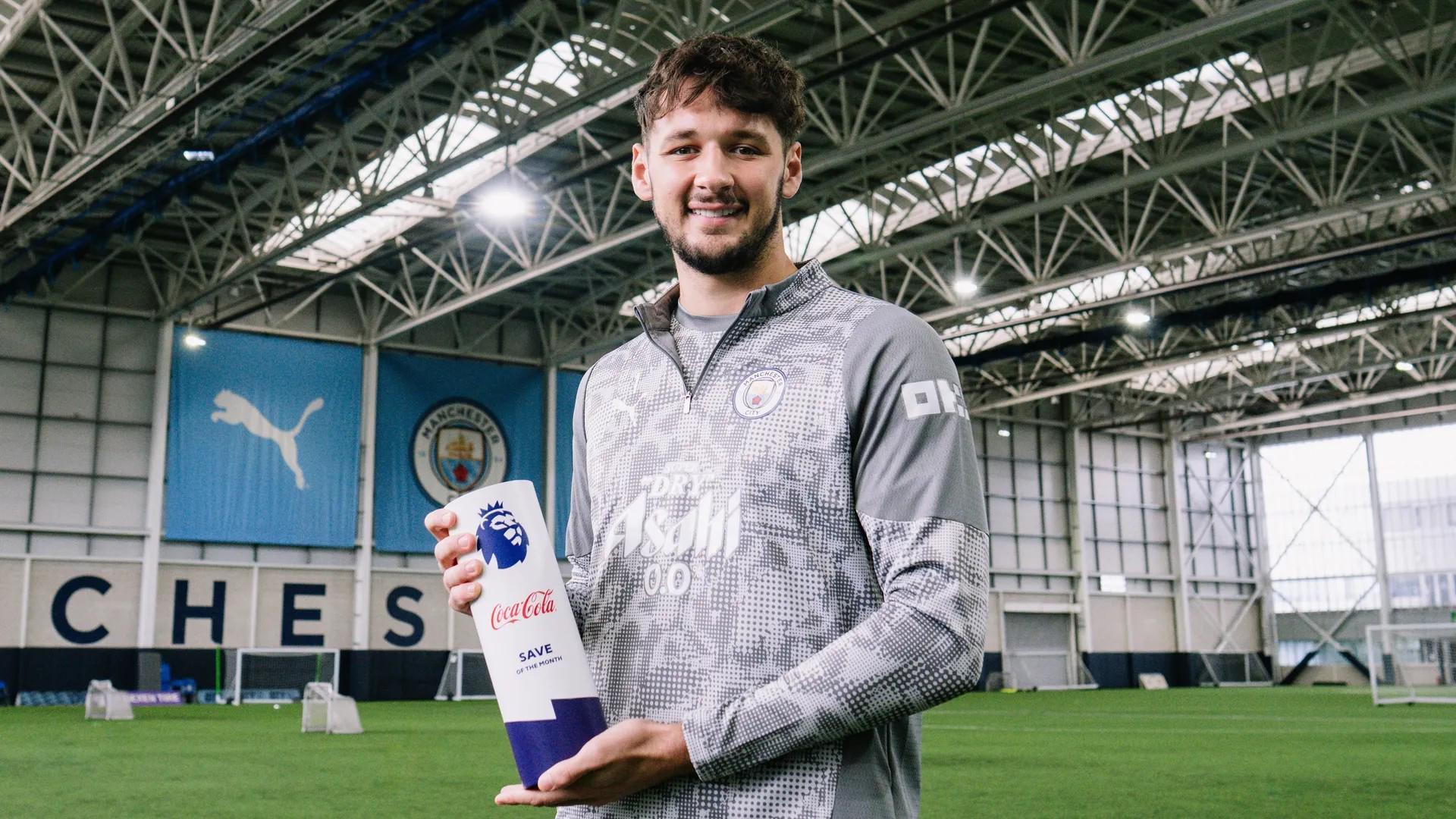 开云体育官网-英超8月最佳扑救：特拉福德左手挡出布莱顿近距离射门