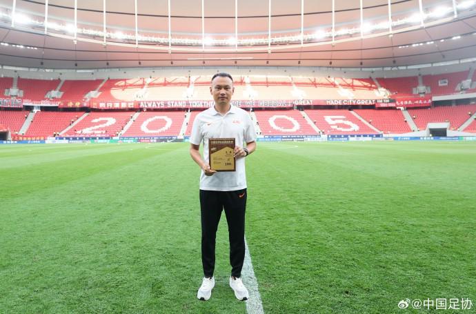 开云下载-里程碑，裁判员王竞完成个人第100场中超联赛执法