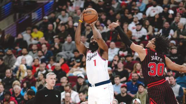 开云体育官网-洛城德比！小卡伤情不明，哈登硬刚湖人东詹，双方都是排名卡位战